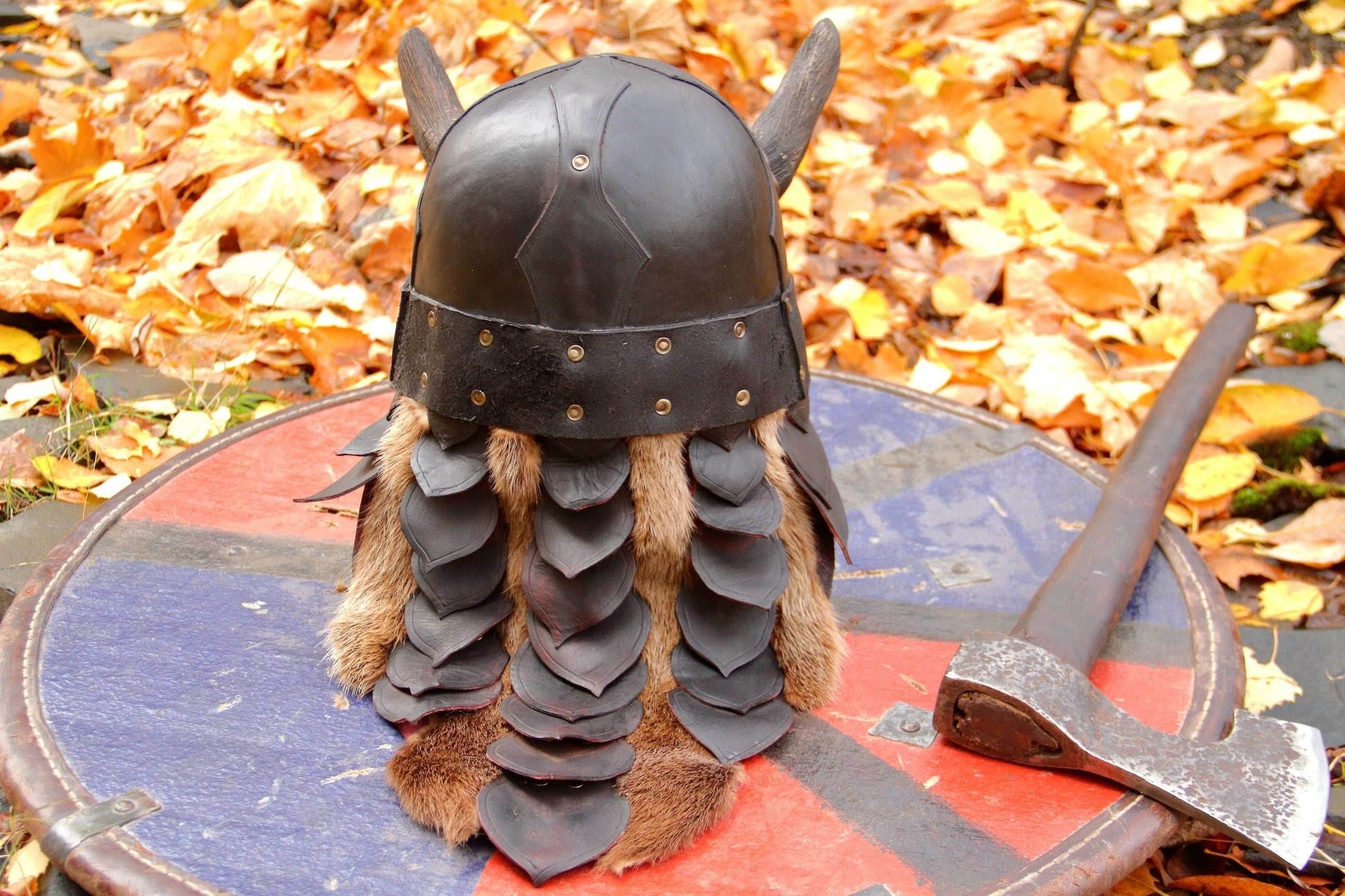 Viking battle helmet with horns - XS / Brown (as on foto)