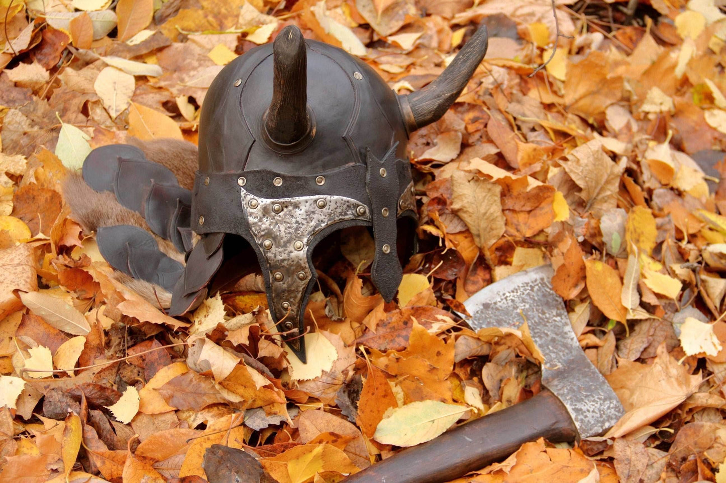 Viking battle helmet with horns - XS / Brown (as on foto)