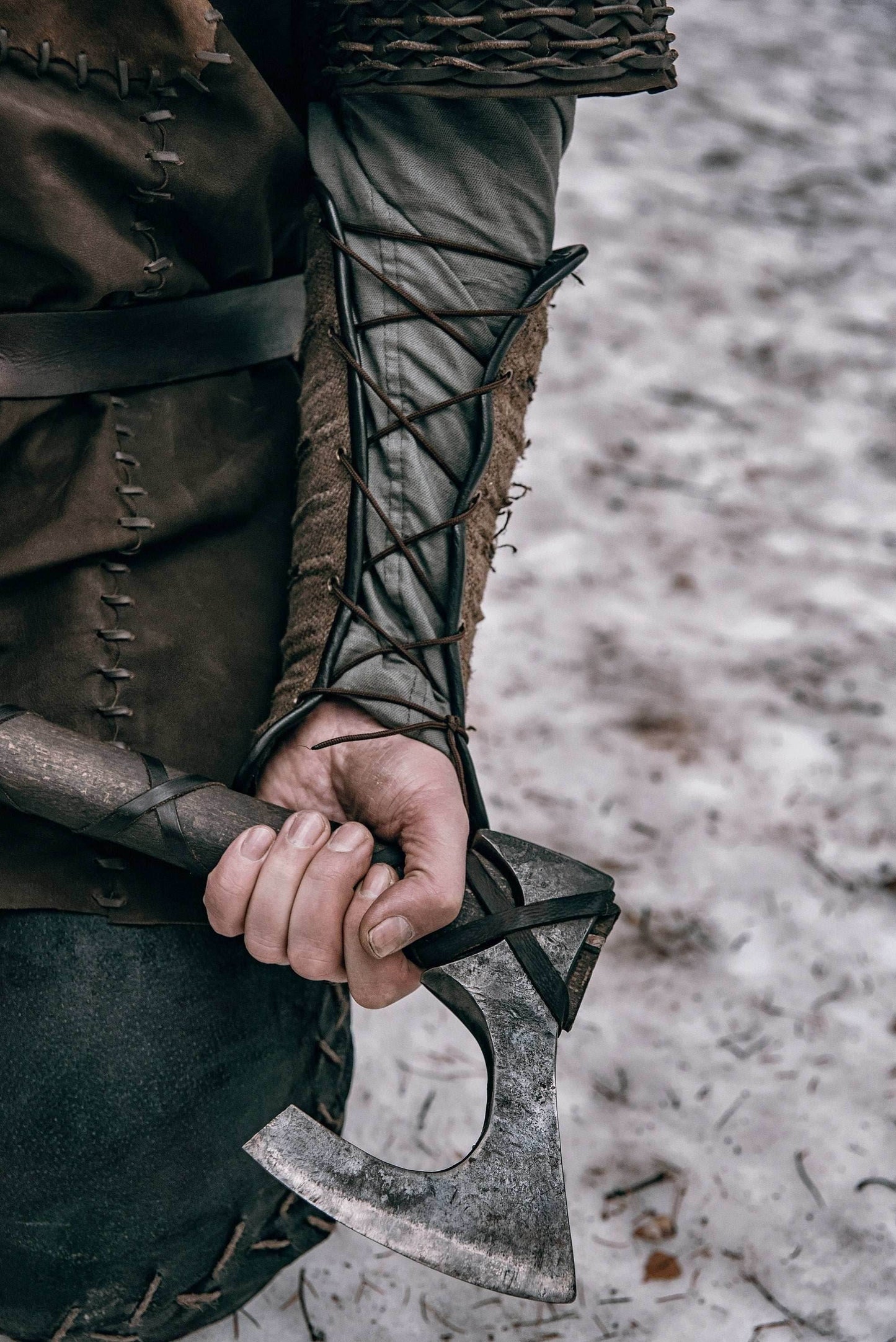 Viking leather bracers - brown (as pictured) / For two hands