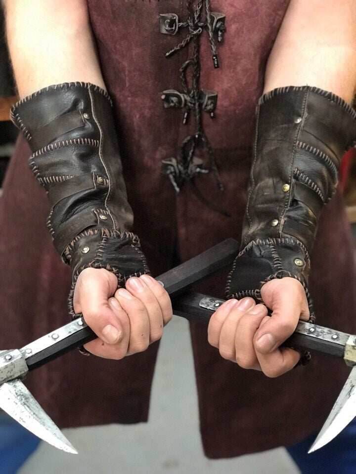 Ivar battler leather glove (Vikings) - one right-hand glove / Brown (as on photo)