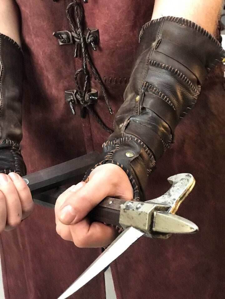 Ivar battler leather glove (Vikings) - one right-hand glove / Brown (as on photo)