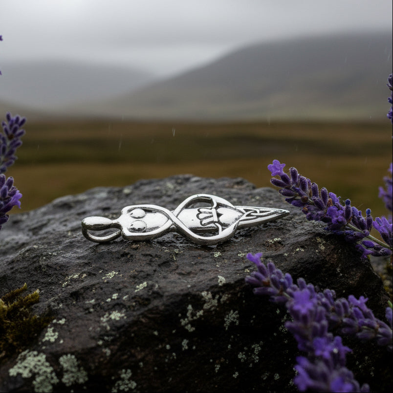 Danu Claddagh Necklace