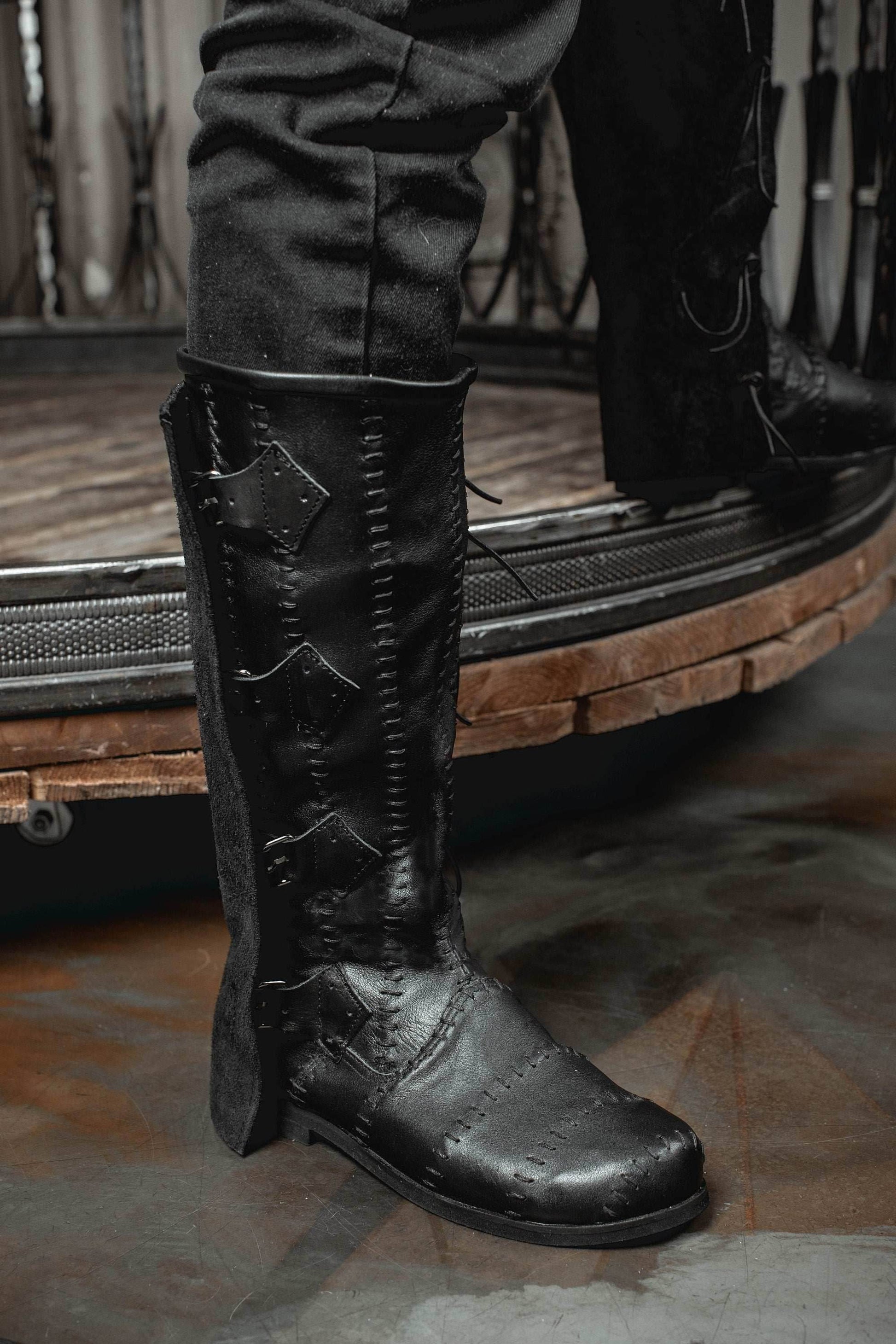 Medieval leather high boots with buckles - Black / 5