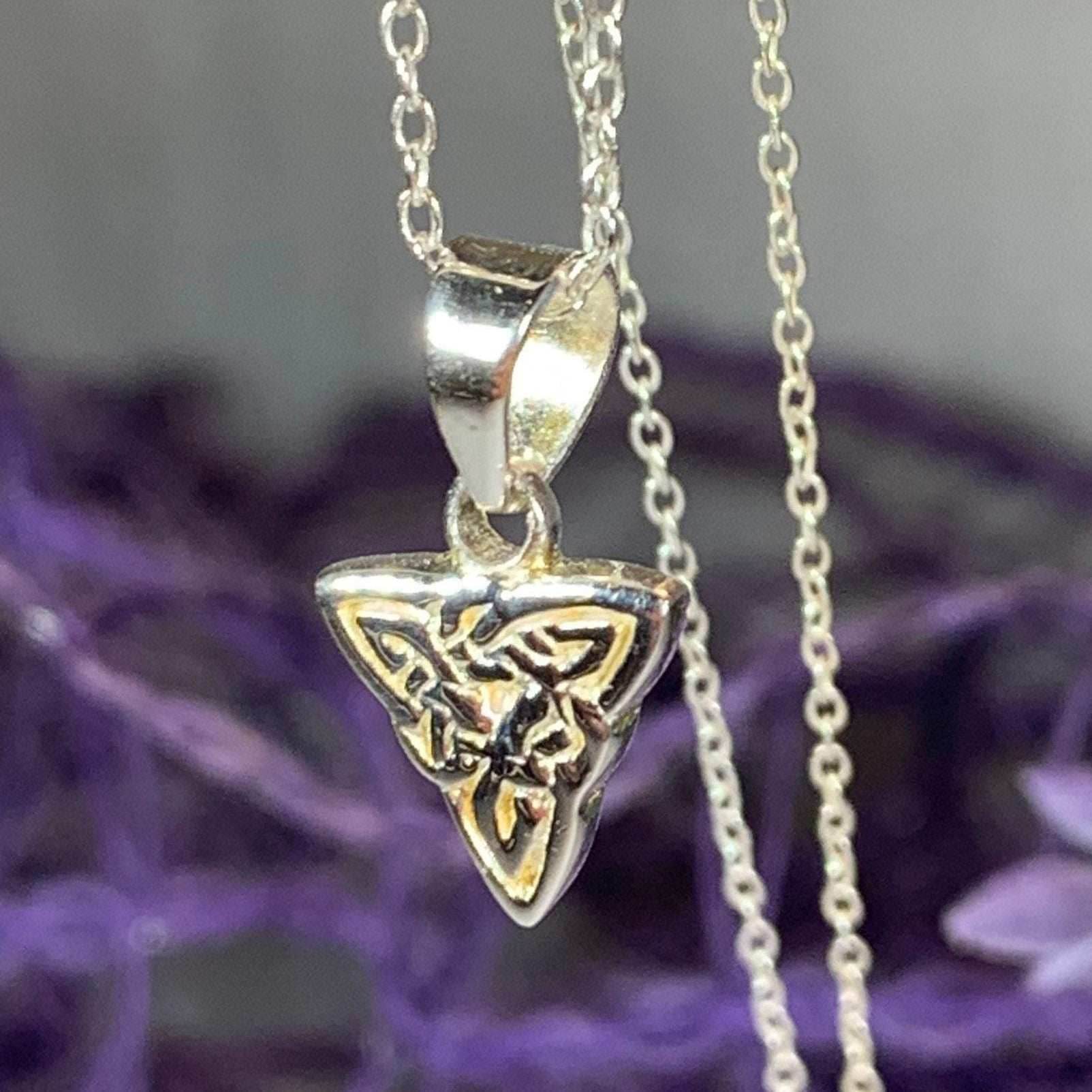 Petite Celtic Knot Necklace - 18
