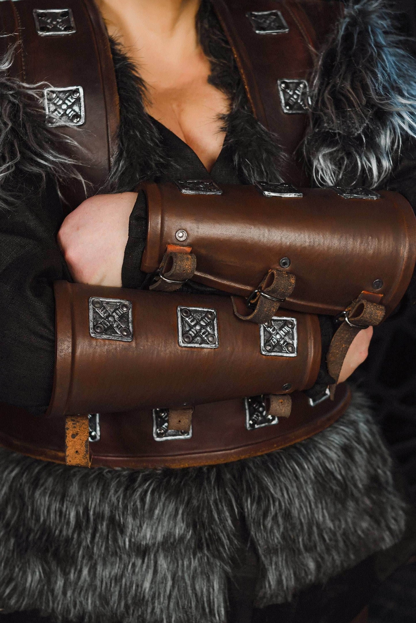 Uhtred leather bracers (The Last Kingdom) - brown (as pictured) / For two hands
