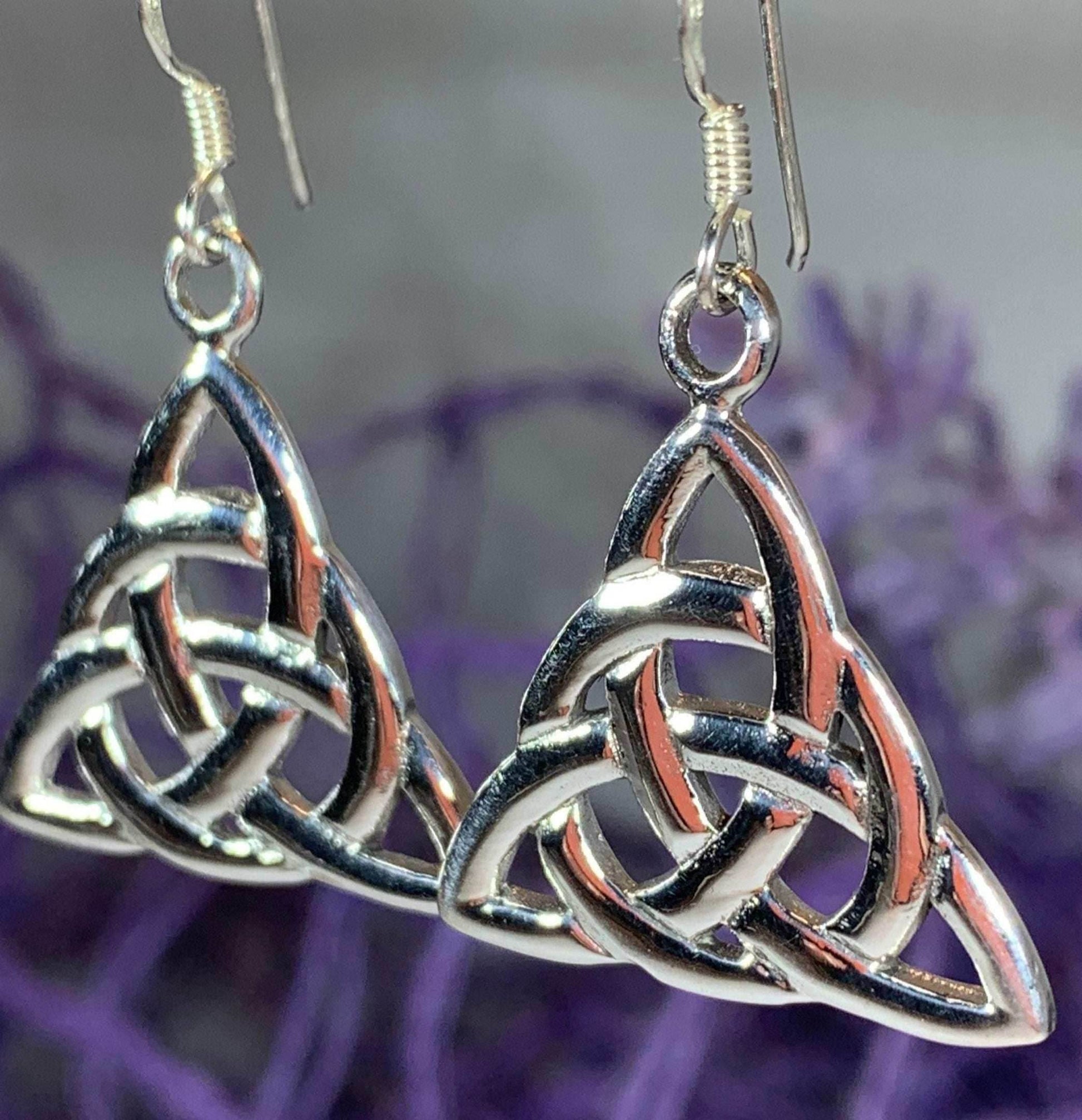 Rhoswen Trinity Knot Earrings - 1/2
