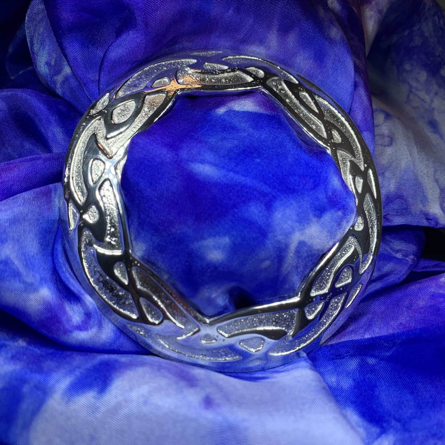 Large Celtic Knot Scarf Ring - 