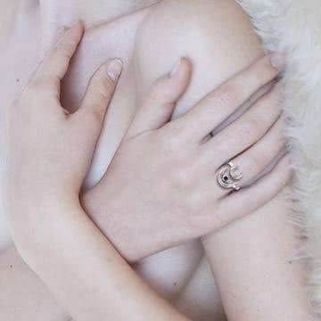 Double Crescent Moon Ring - Amethyst / 5