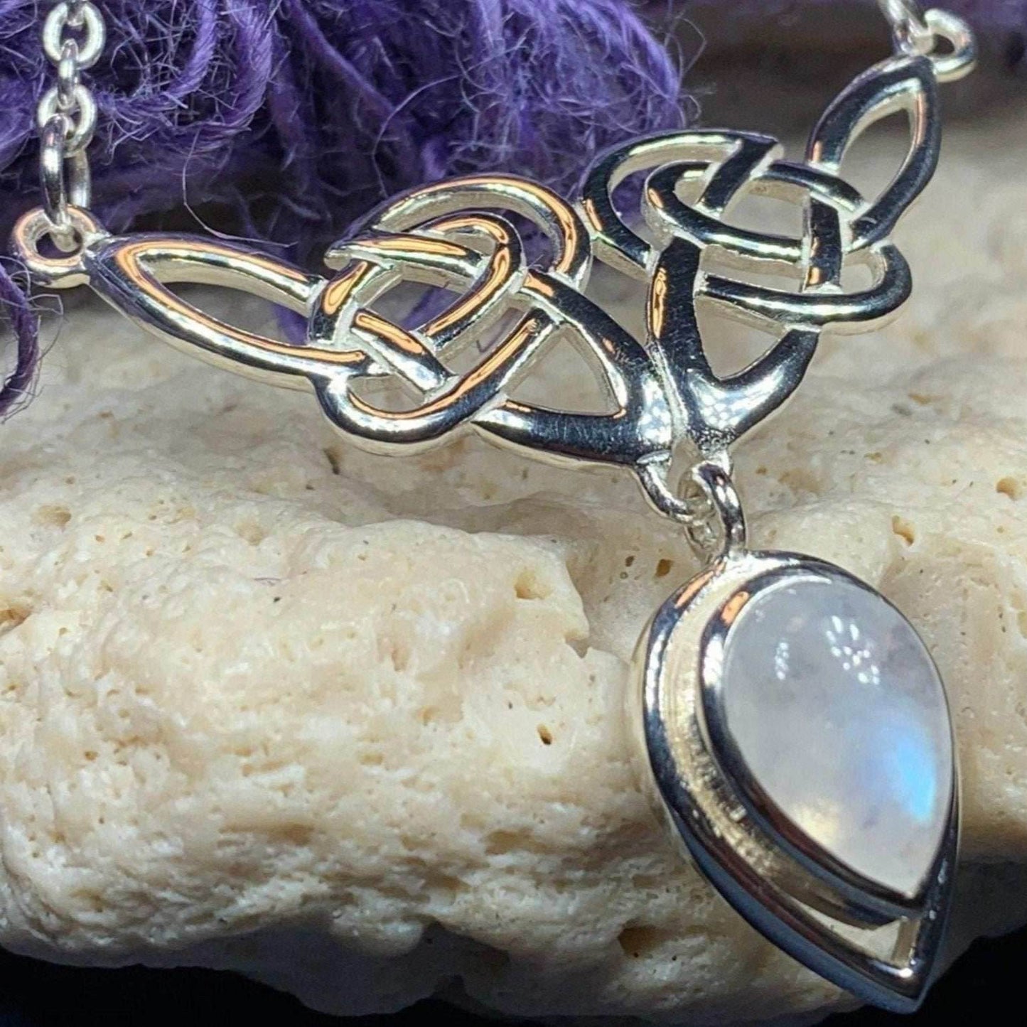 Ayn Celtic Knot Necklace - Amethyst