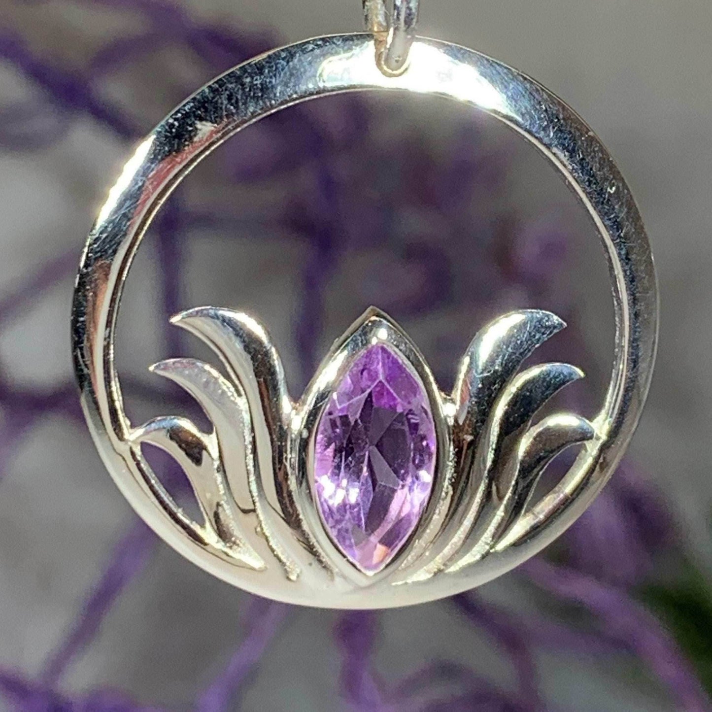 Lotus Amethyst Necklace - 18