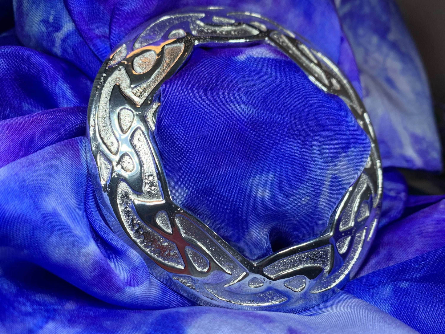 Large Celtic Knot Scarf Ring - 