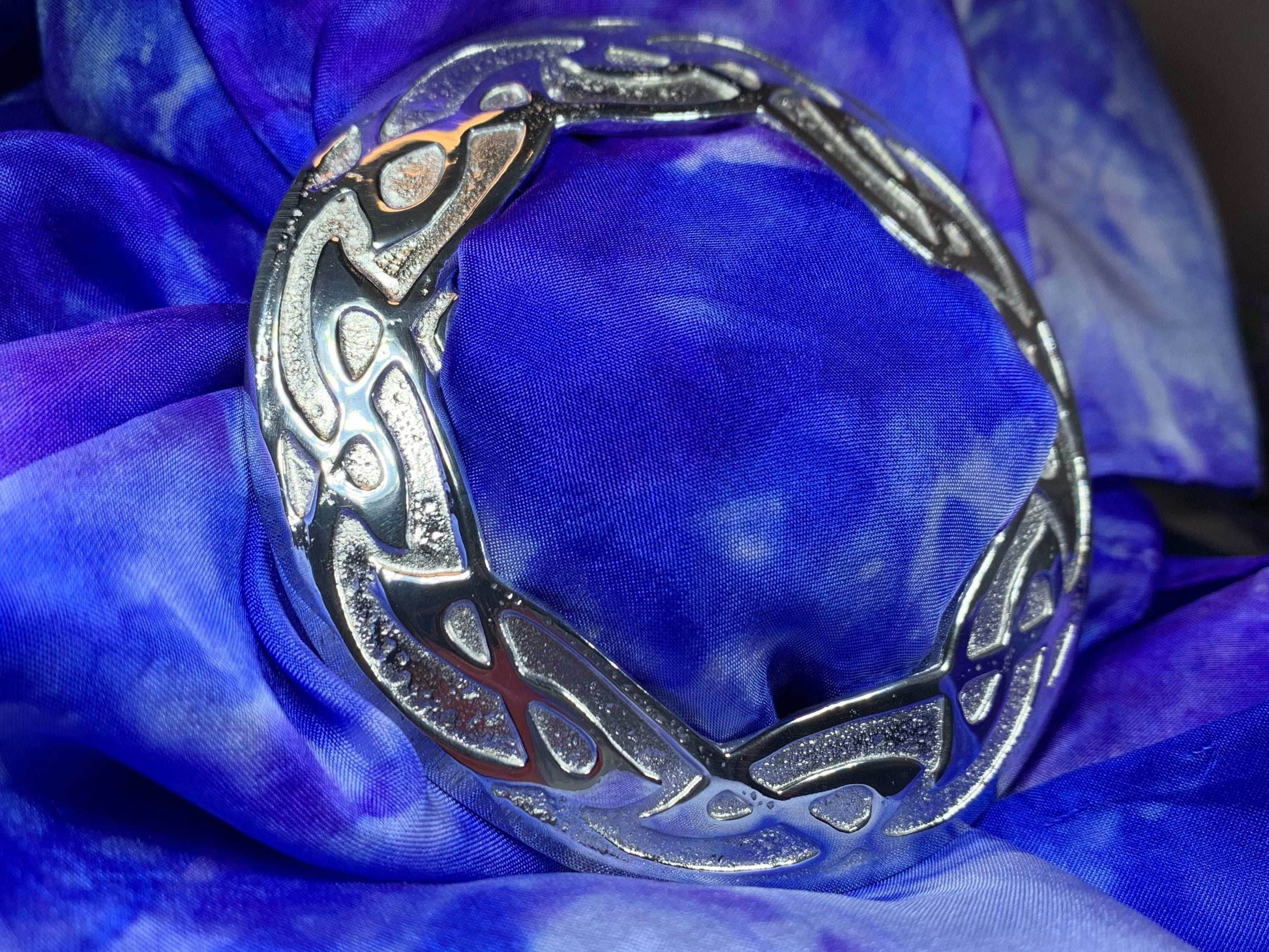 Large Celtic Knot Scarf Ring - 