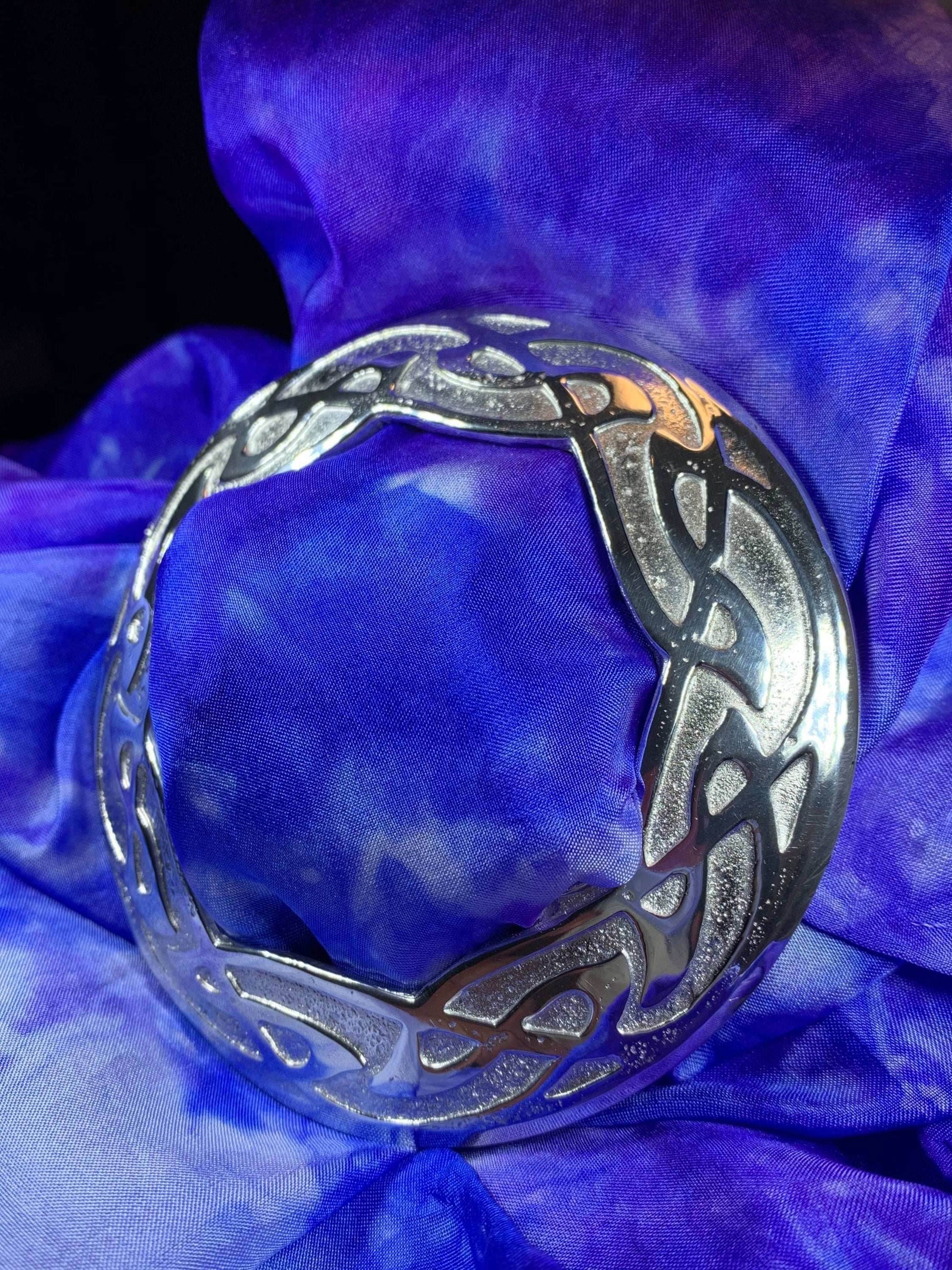 Large Celtic Knot Scarf Ring - 