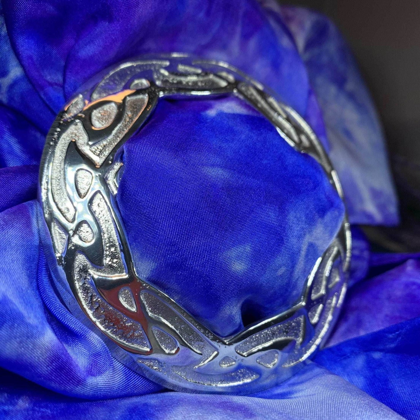 Large Celtic Knot Scarf Ring - 