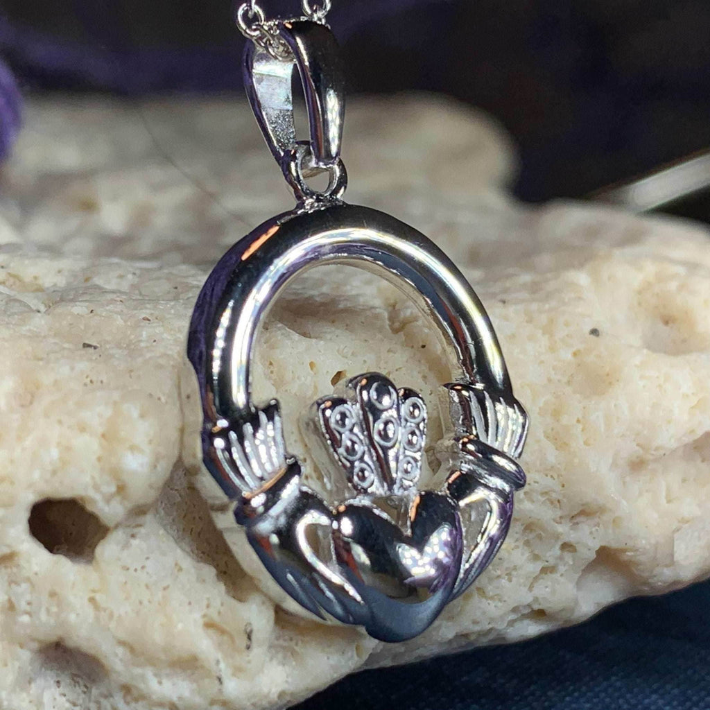 Lylah Claddagh Necklace - 18