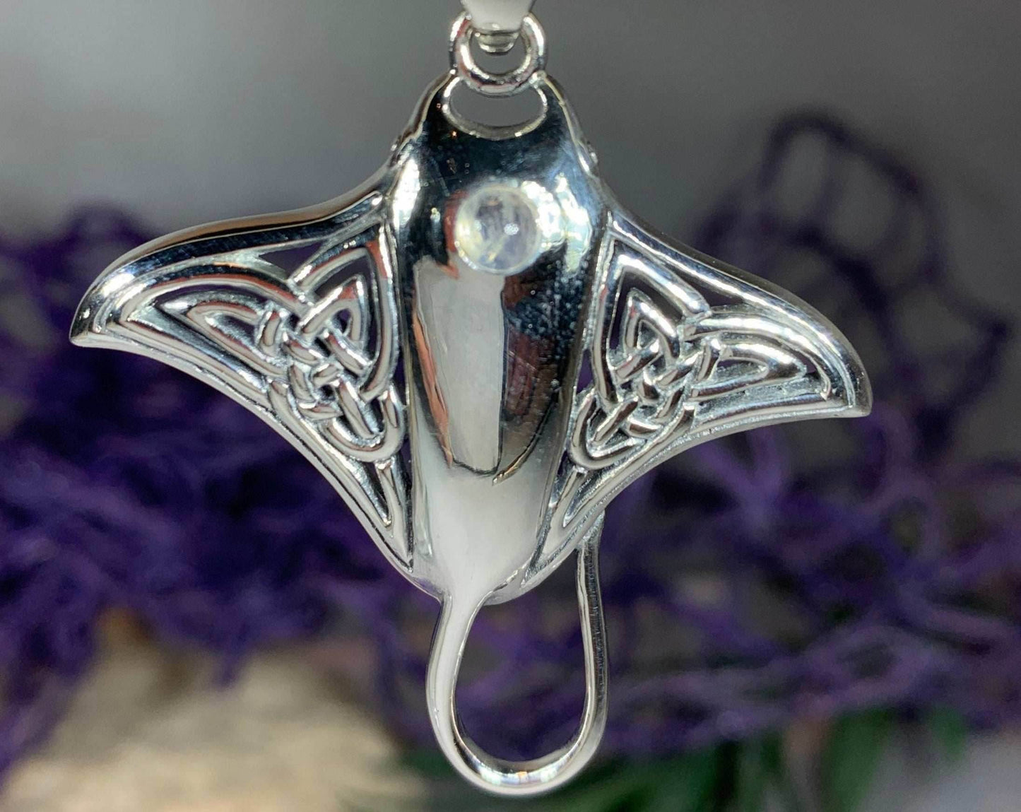Celtic Manta Ray Necklace - 18 / Amethyst