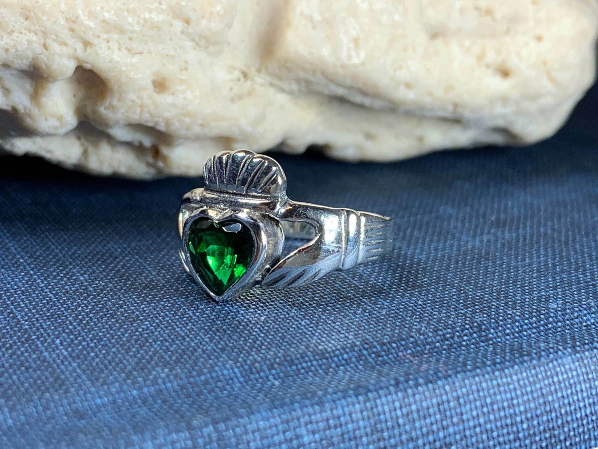 Emerald Claddagh Ring - 6