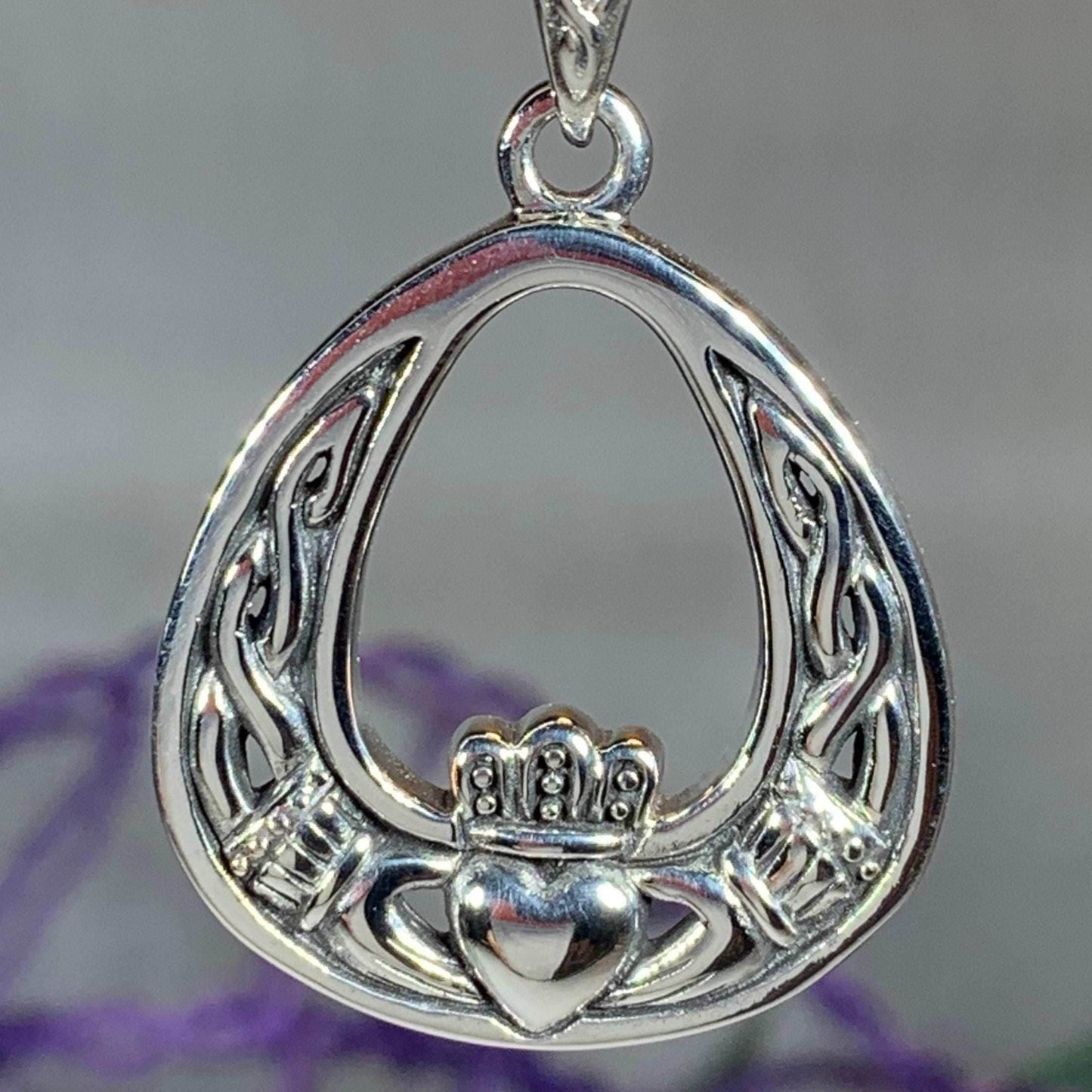 Shannon Claddagh Necklace - 18