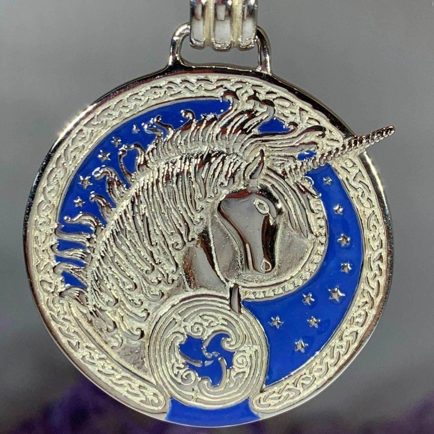 Celtic Unicorn Necklace - No Enamel / 18