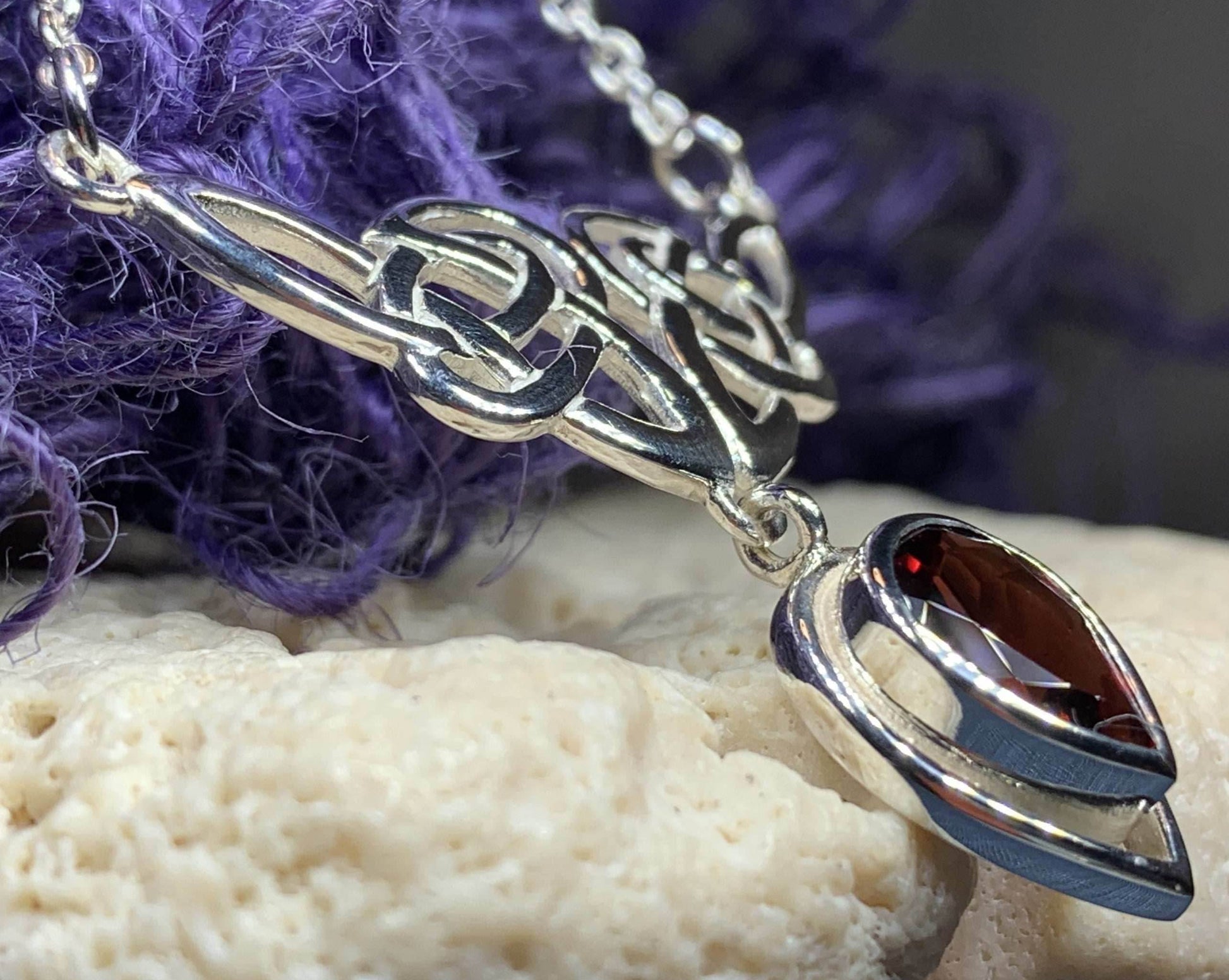 Ayn Celtic Knot Necklace - Amethyst