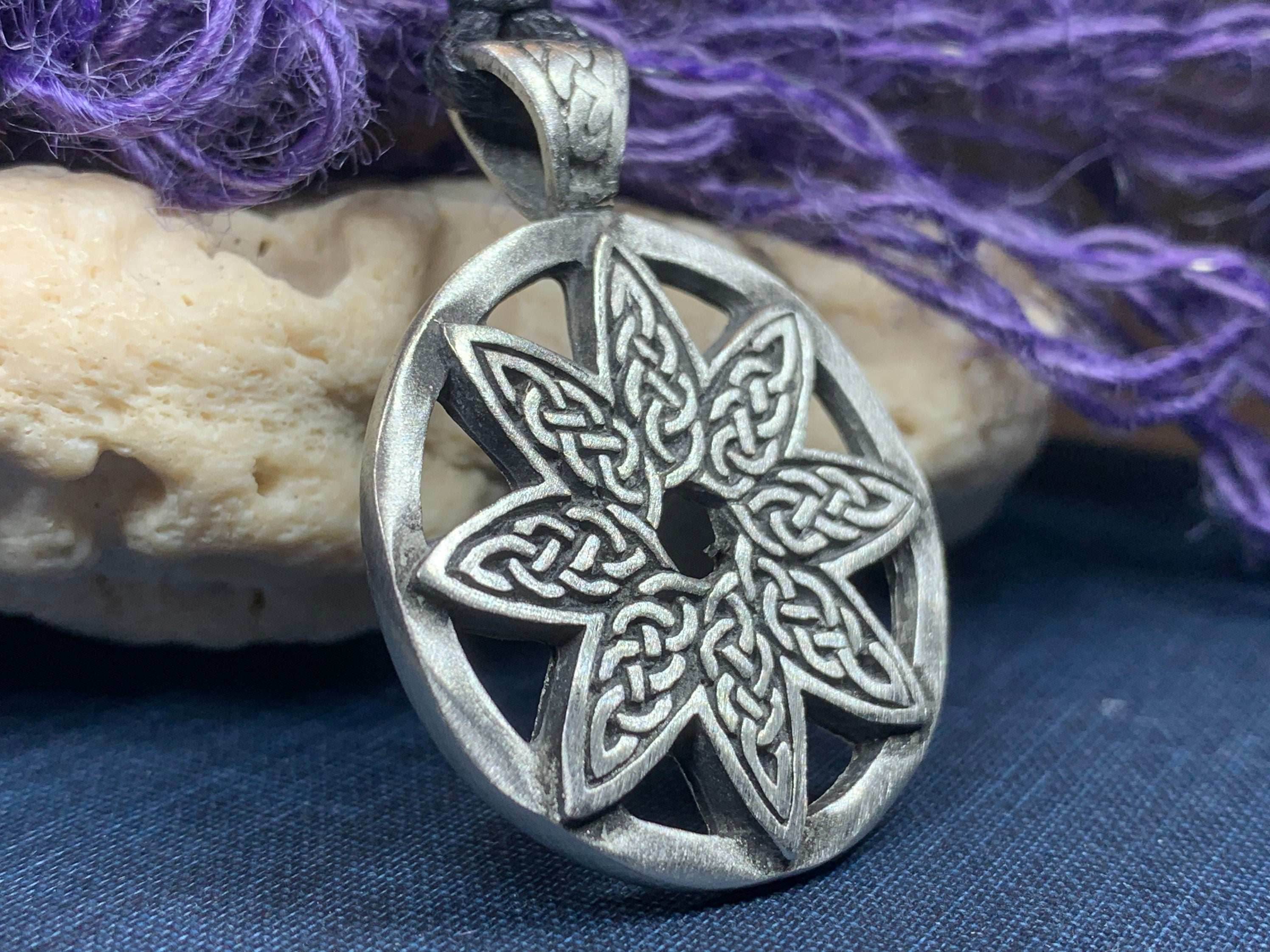 Celtic Knot Flower Necklace - 