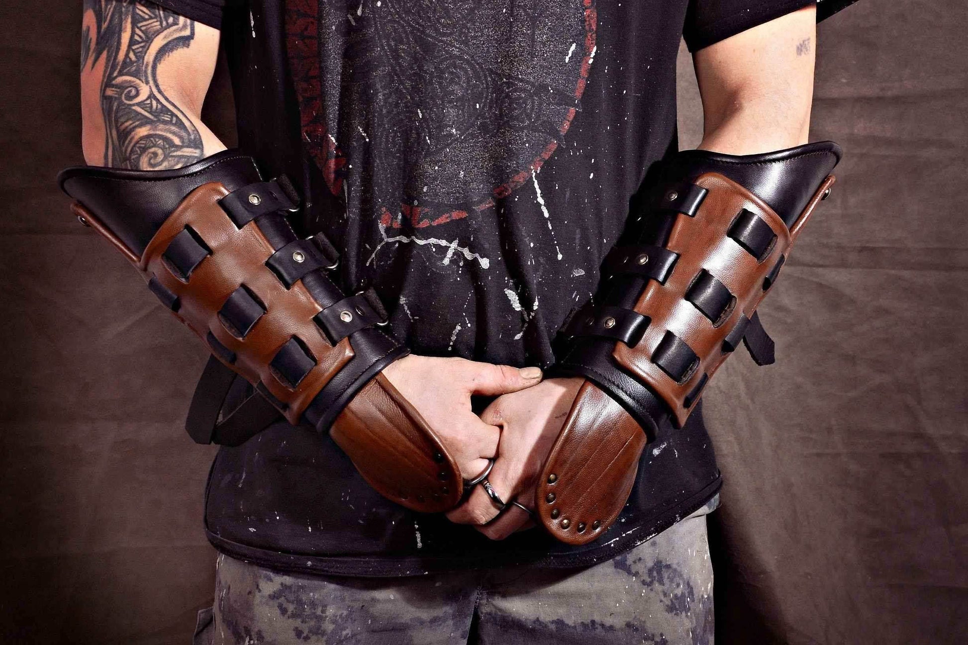 Hiccup's bracers (How to train your dragon 3) - for one hand