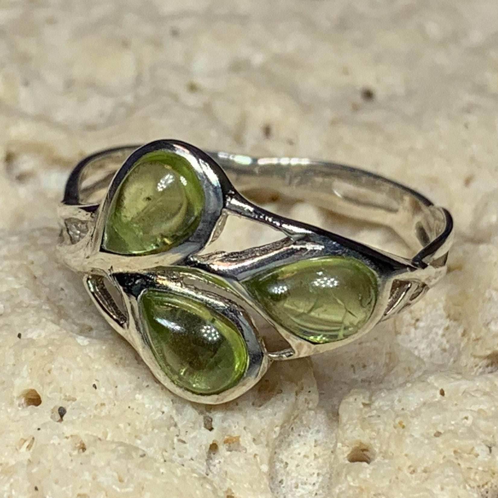 Celtic Love Knot Ring - 5 / Amethyst