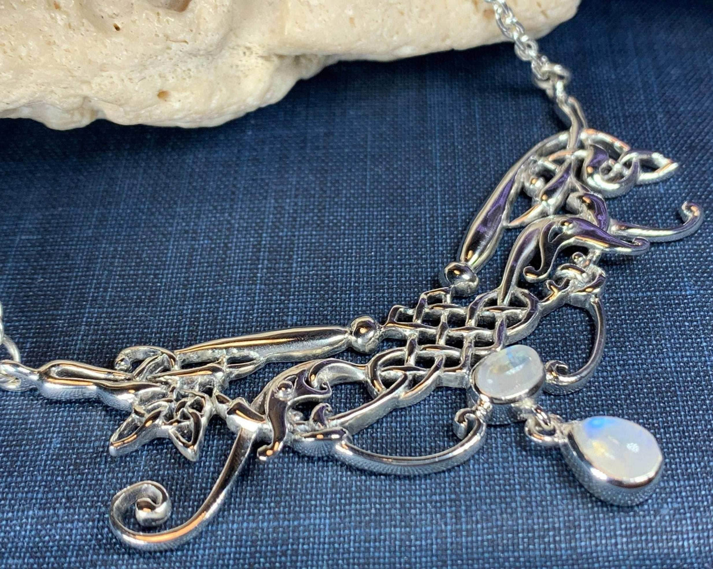 Aife Goddess Celtic Knot Necklace - Amethyst