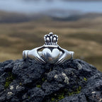 Clara Claddagh Ring
