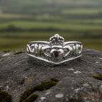 Claddagh Chevron Ring