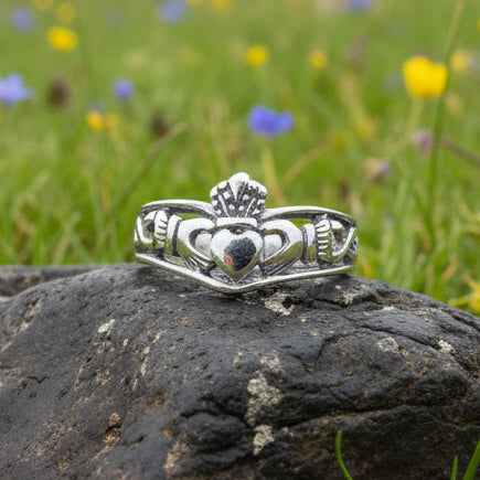 Claddagh Chevron Ring