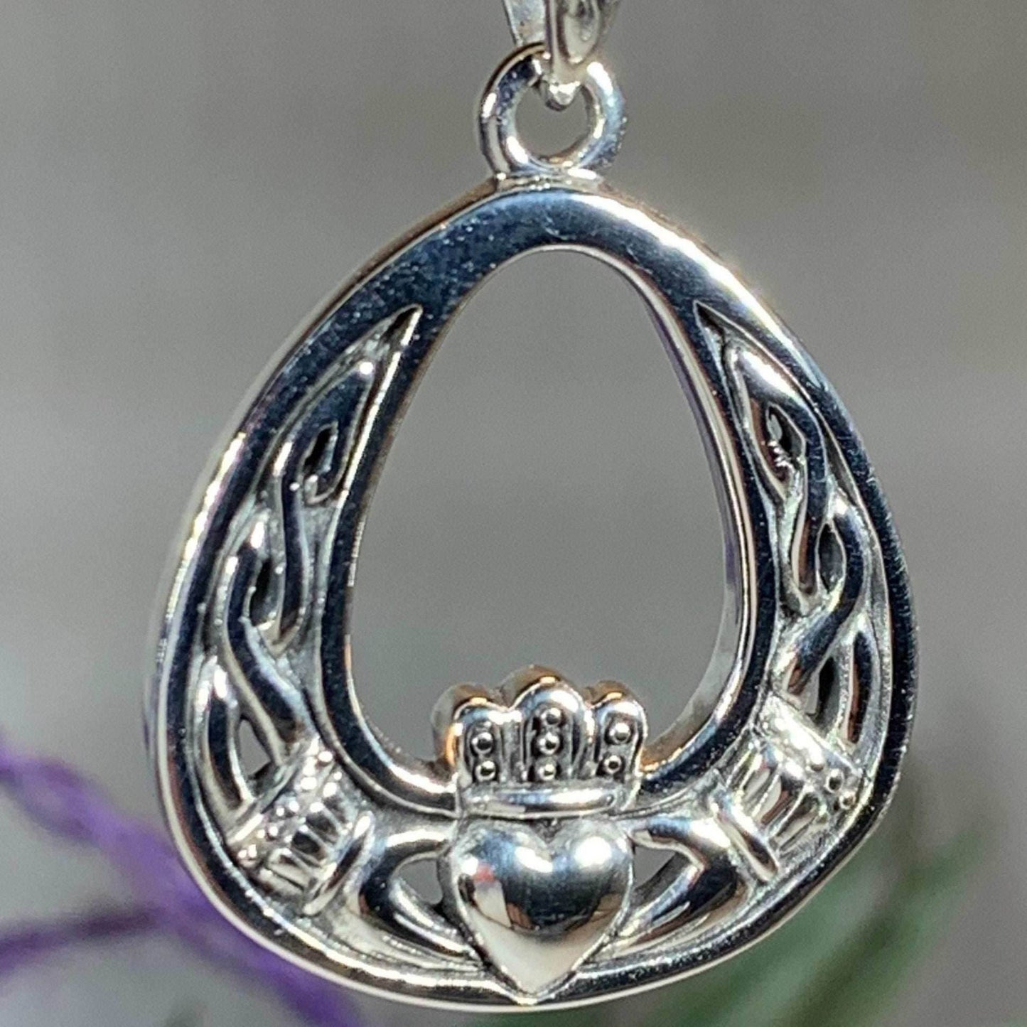 Shannon Claddagh Necklace - 18