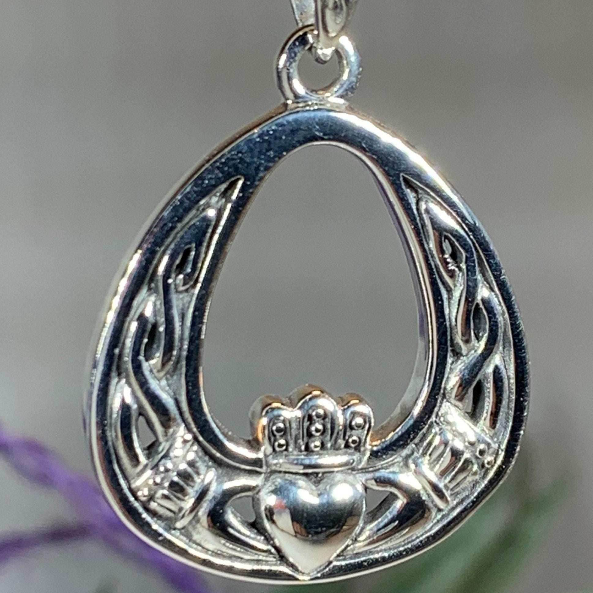Shannon Claddagh Necklace - 18