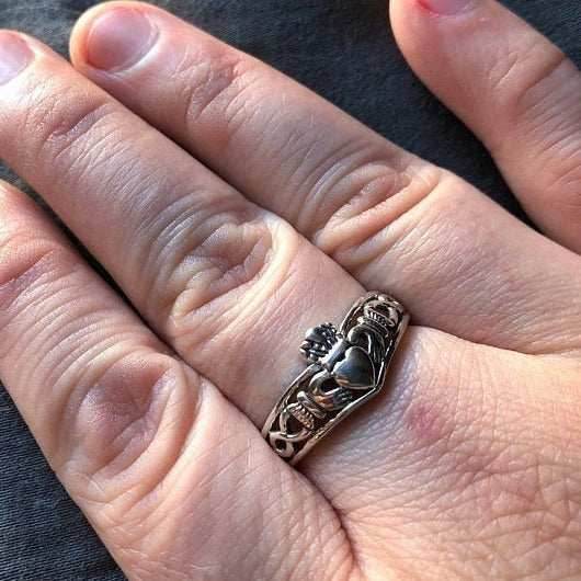 Claddagh Chevron Ring - 6