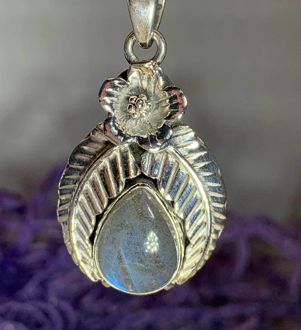 Celtic Leaf Necklace - Labradorite