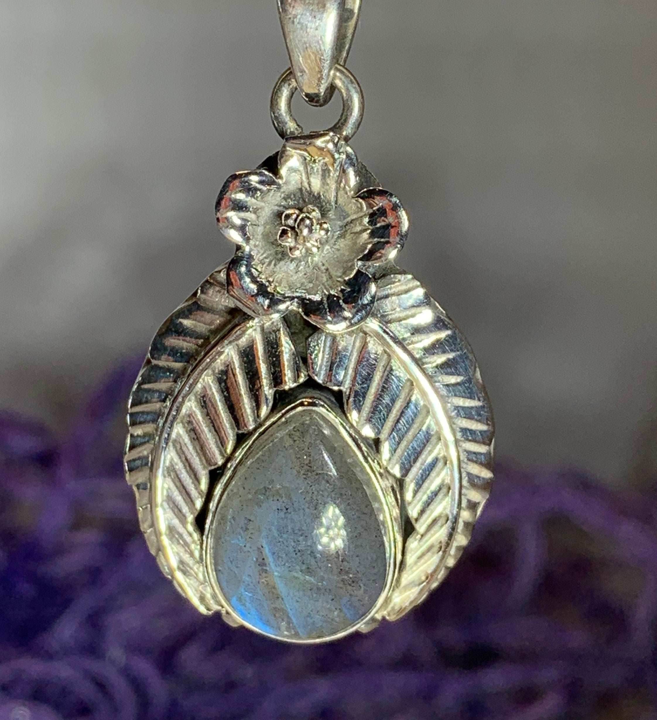 Celtic Leaf Necklace - Labradorite