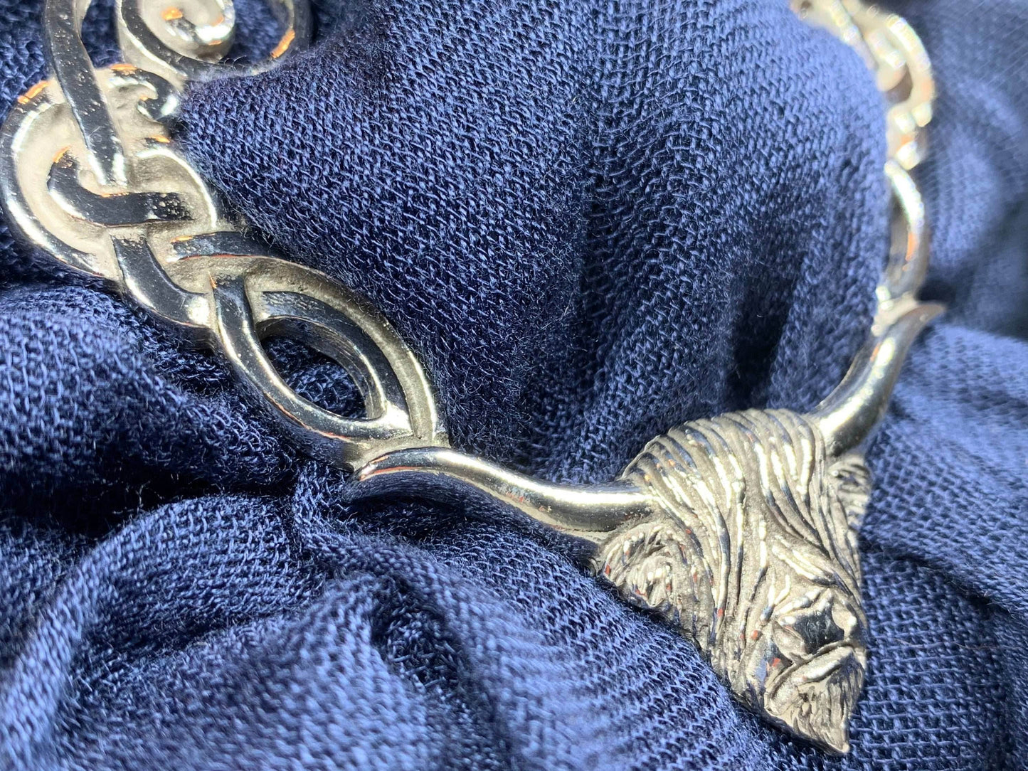 Pewter Scotland Highland Cow Scarf Ring - 