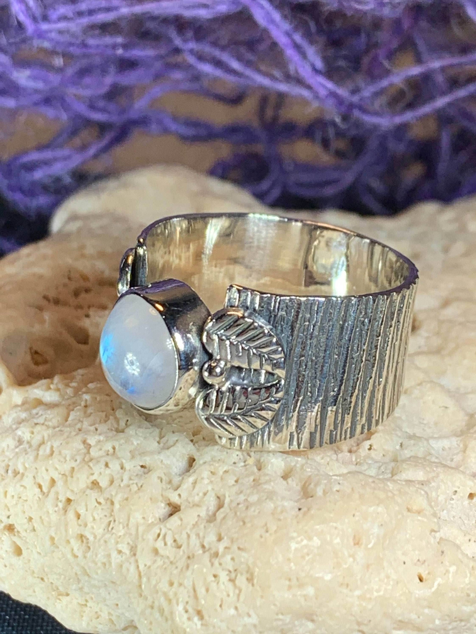 Colm Celtic Leaf Ring - 8 1/2