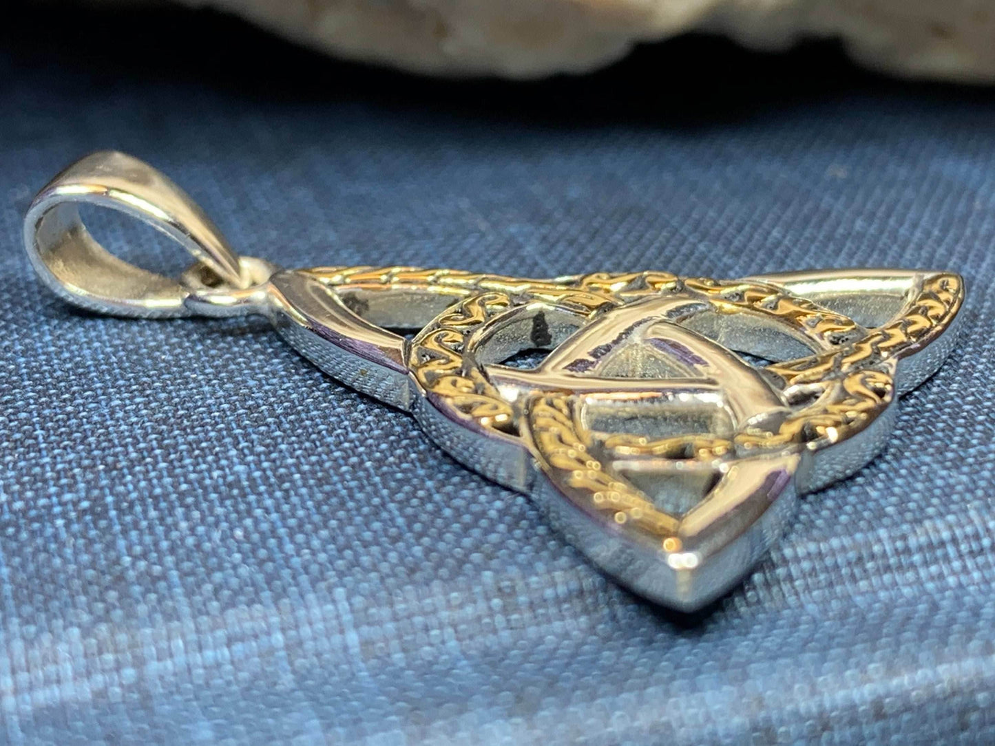 Larina Trinity Knot Necklace - 18