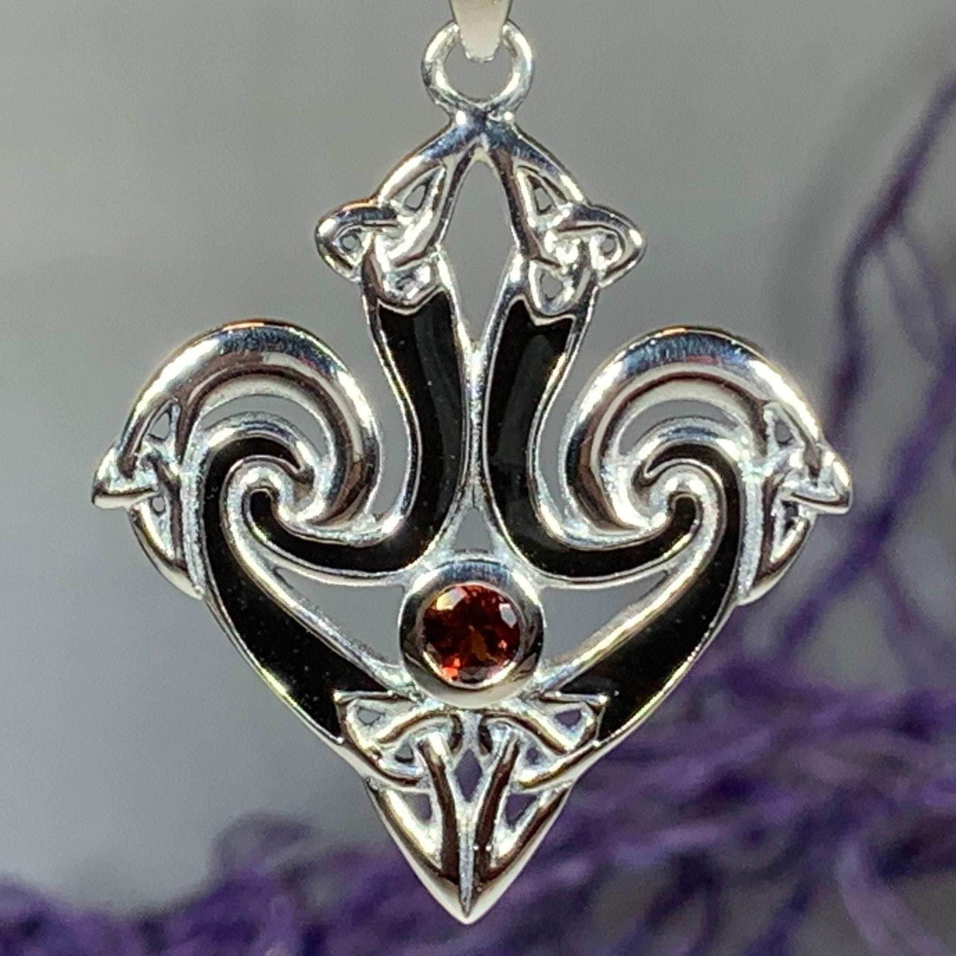 Ove Trinity Knot Necklace - 18