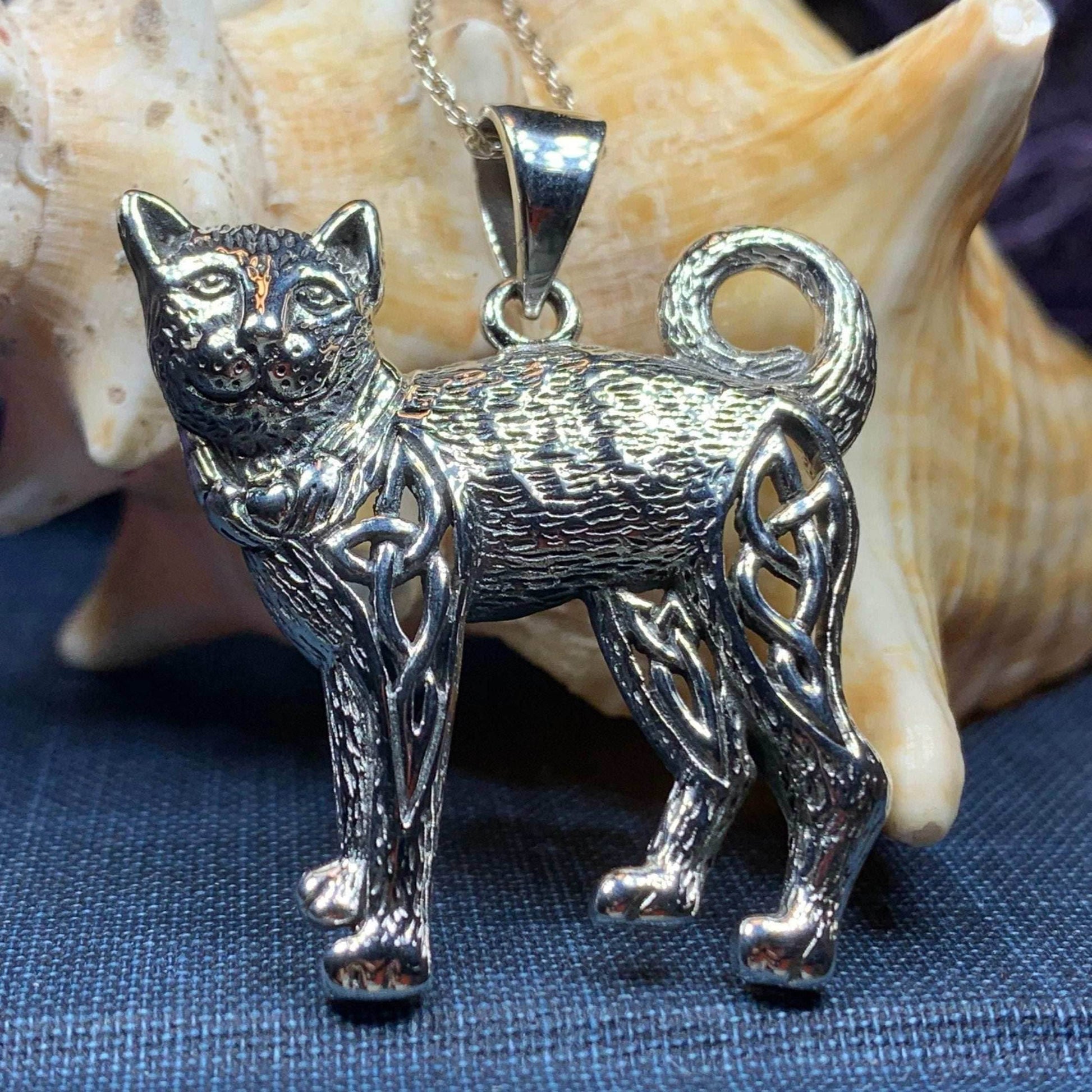Tabitha Celtic Knot Cat Necklace - 18