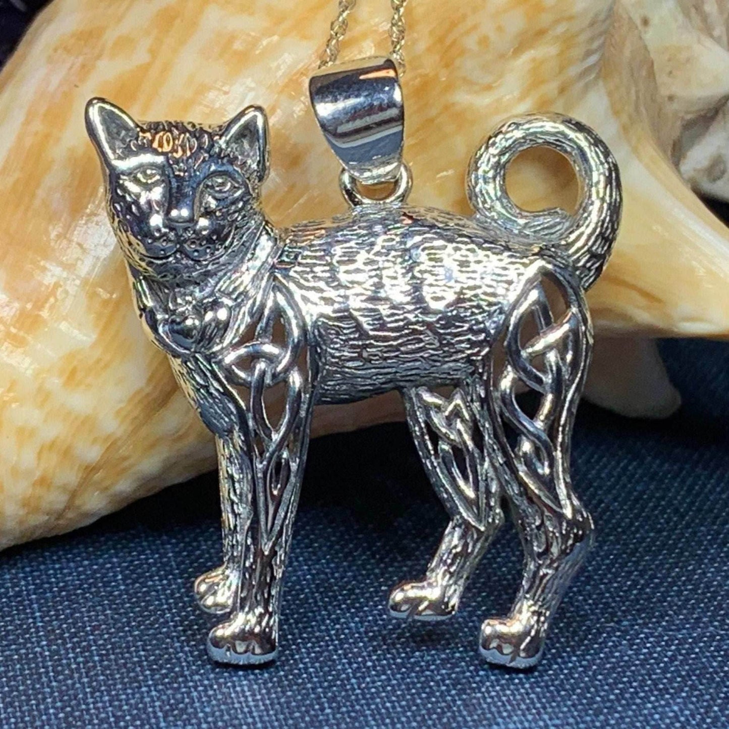 Tabitha Celtic Knot Cat Necklace - 18