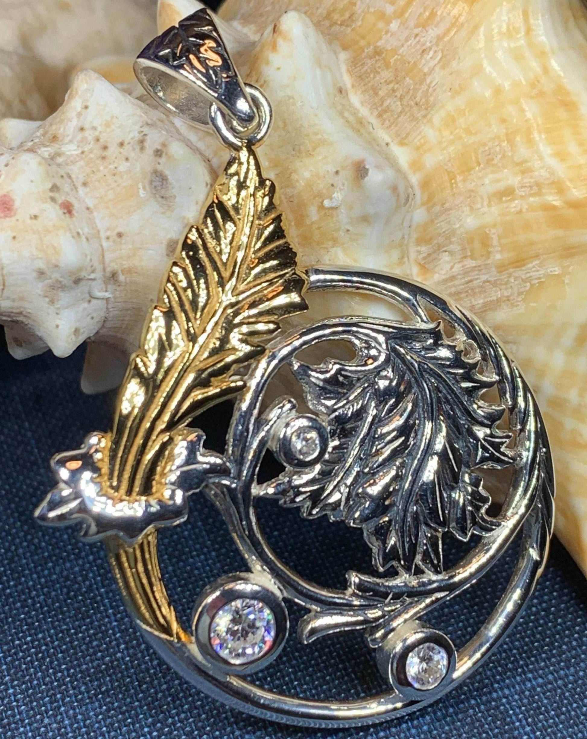 Lady of the Mist Flower Necklace - 18