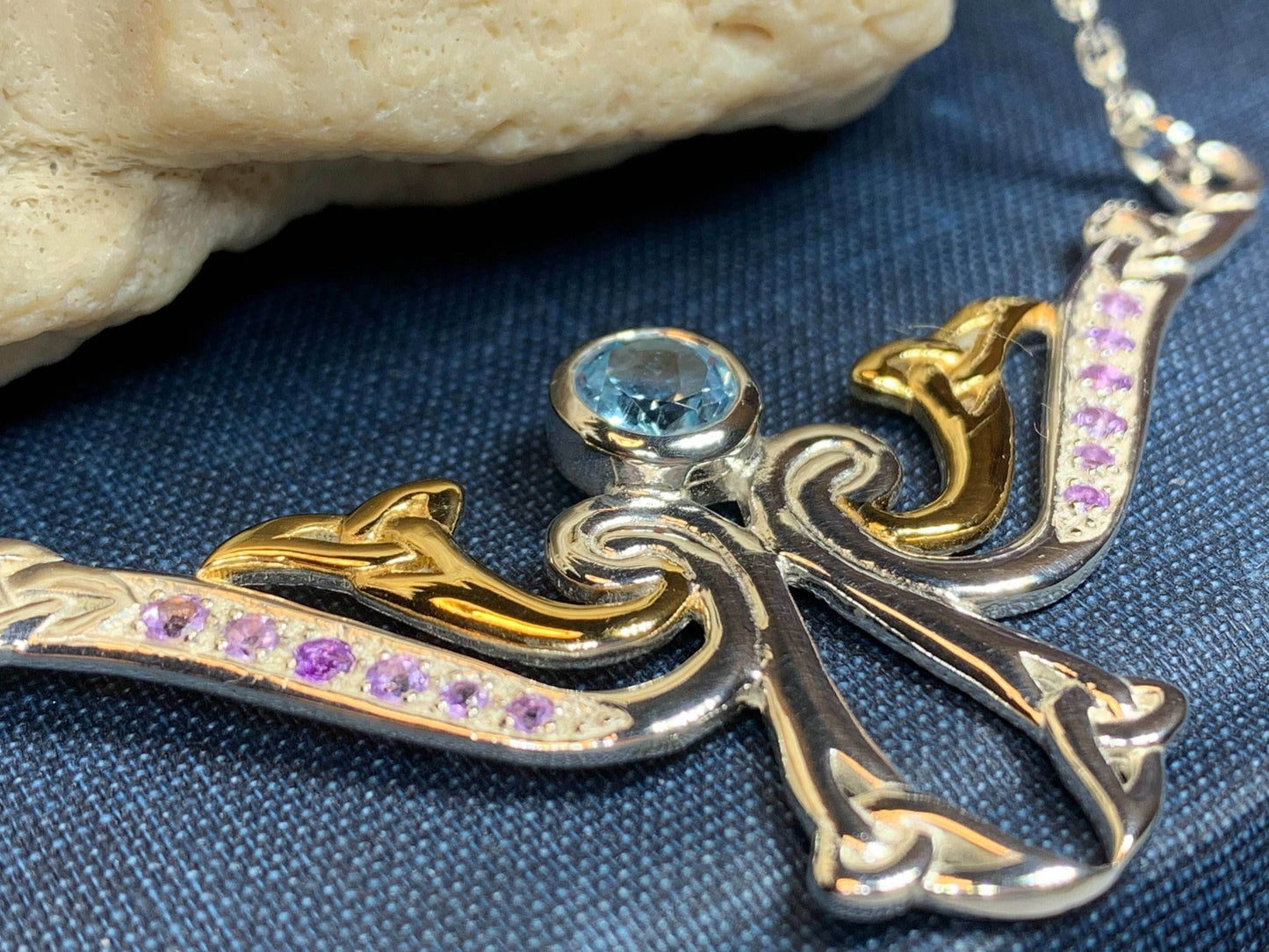 Kenndra Trinity Knot Necklace - 