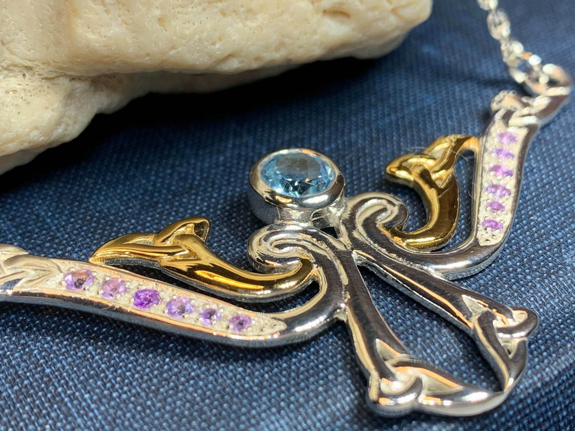 Kenndra Trinity Knot Necklace - 