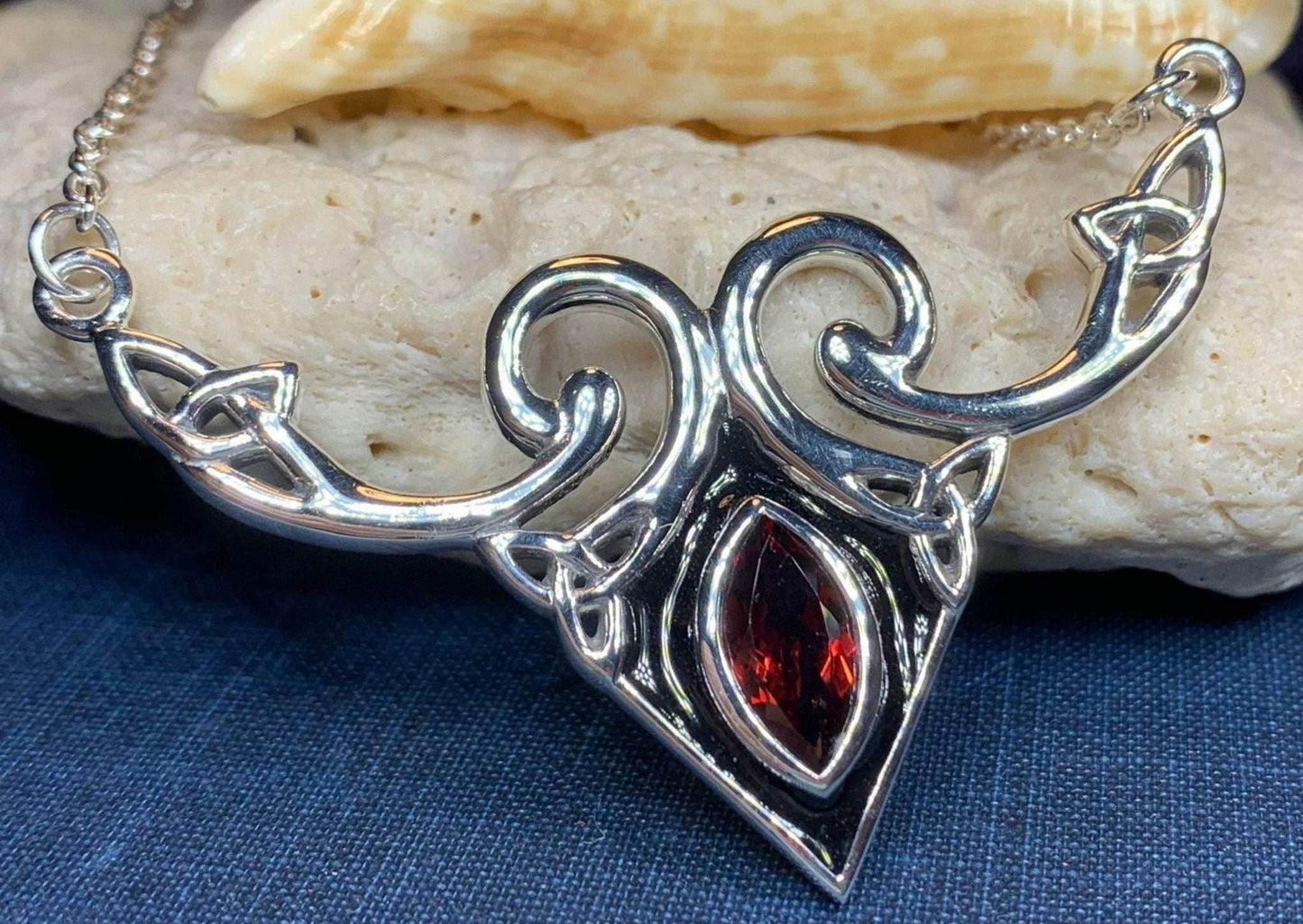 Meegan Trinity Knot Necklace - Amethyst