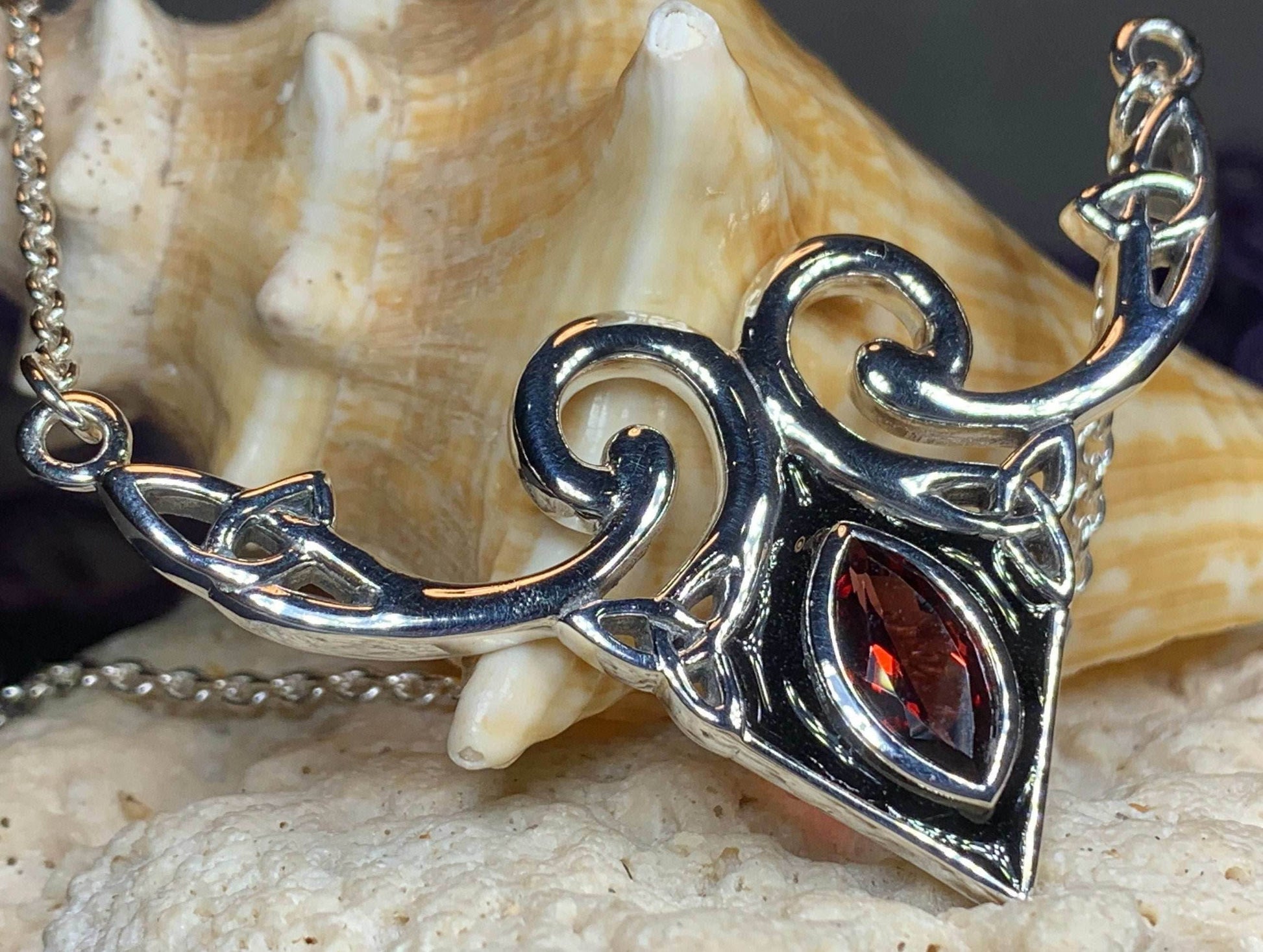 Meegan Trinity Knot Necklace - Amethyst