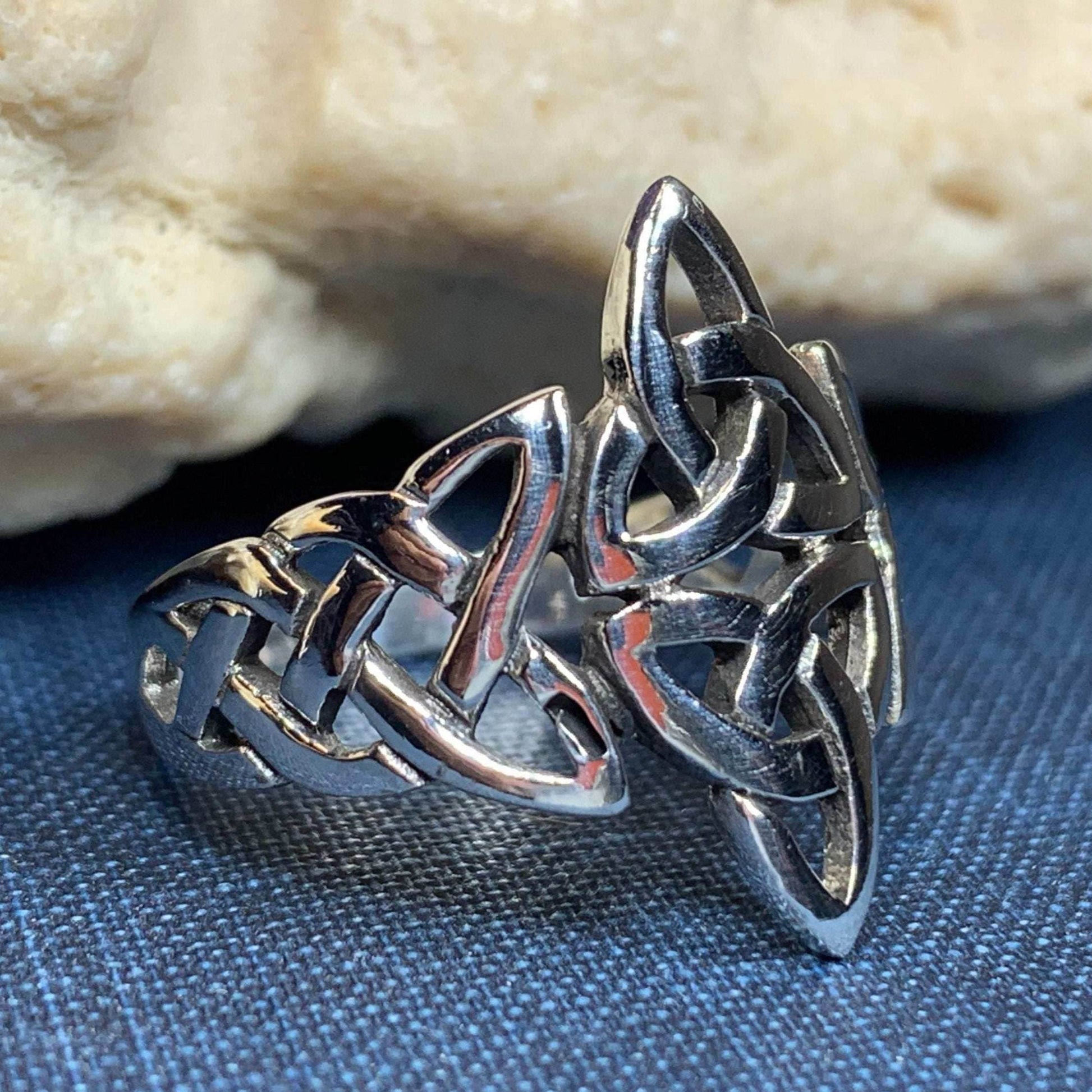Double Trinity Knot Ring - 8
