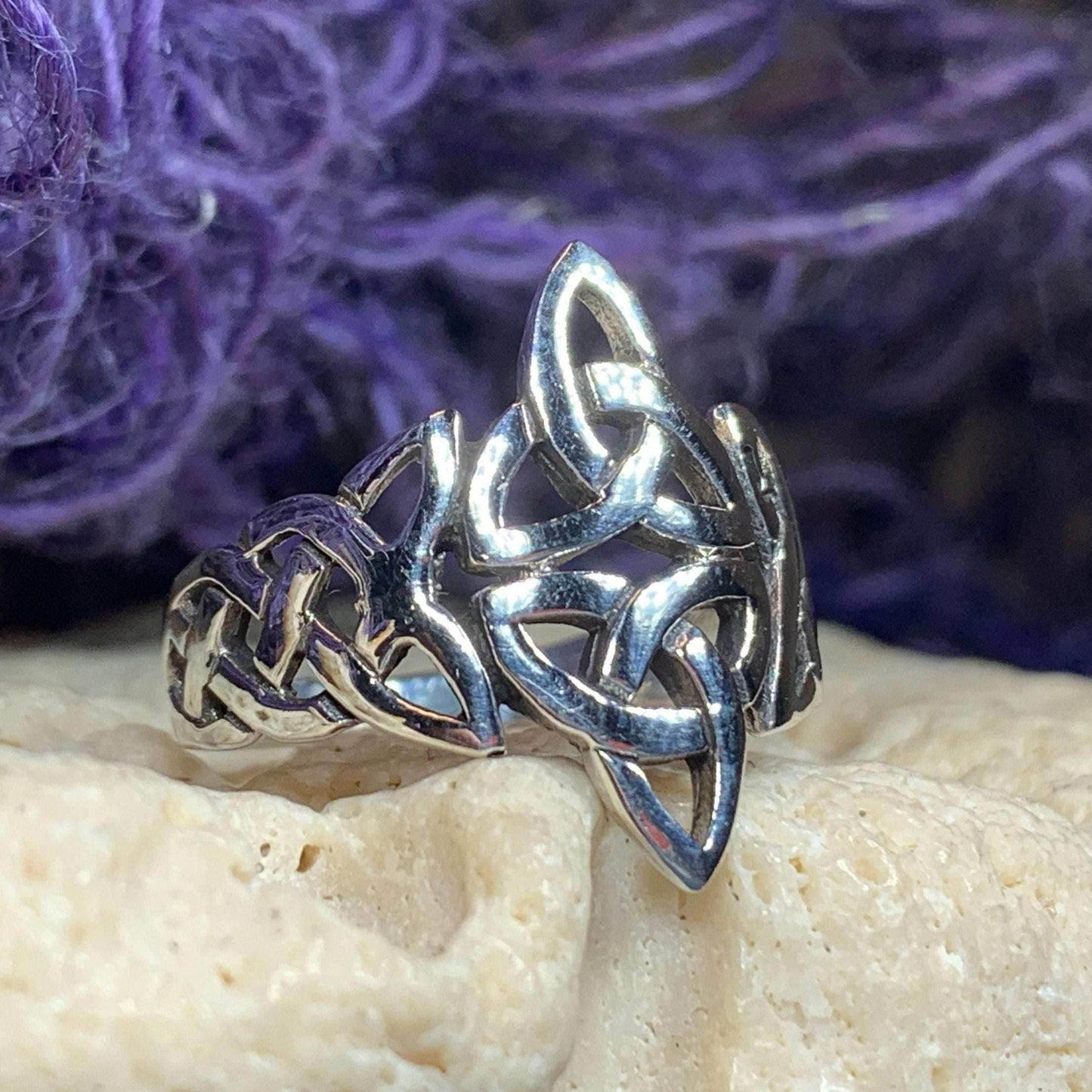 Double Trinity Knot Ring - 8