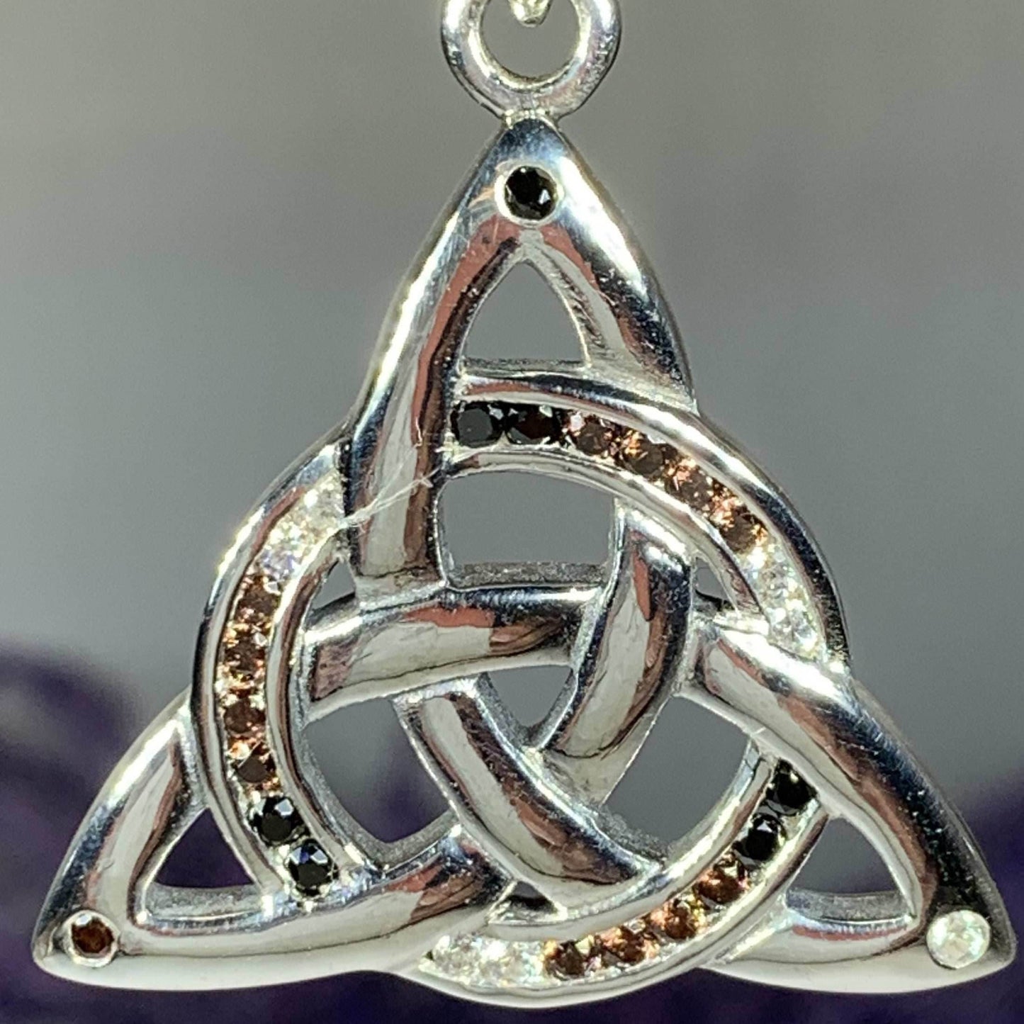 Ombre Trinity Knot Necklace - 18